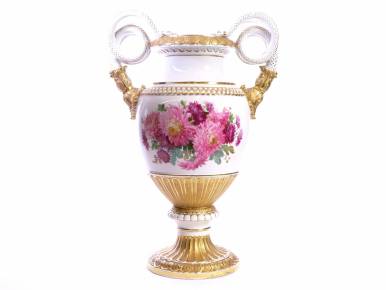 Large porcelain vase - Red chrysanthemums. Meissen. 