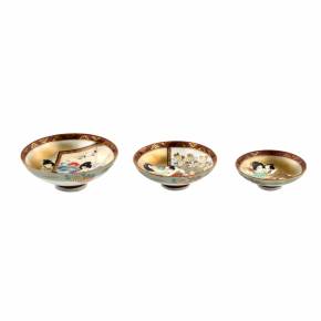 Три японских тарелочки с эротическими сюжетами.
