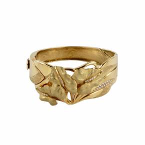 Gold bracelet with leaf motif and diamonds. 