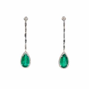 White gold earrings with emeralds and diamonds. 