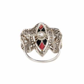 Platinum ring with gold, diamonds, agate and coral. 