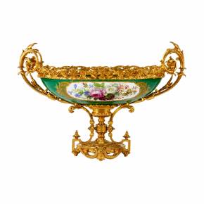 Liela vāze no zeltītas bronzas un porcelāna Napoleona III stilā. 19. gadsimts.