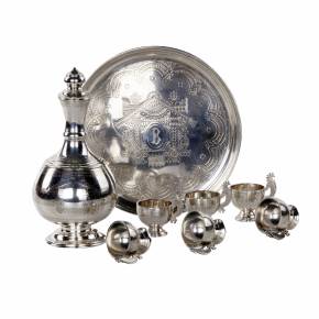 Изящный водочный набор из серебра в неорусском стиле, мастерской С.М. Иконникова.
