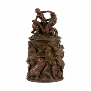 Patinētas bronzas tabakas pods Kentauru cīņa ar lapītiem. 