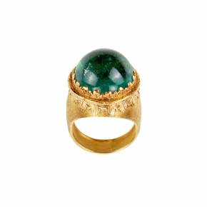 Gold ring 18 К with emerald. 