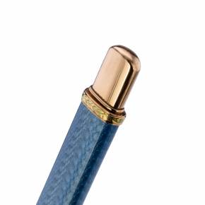 An elegant gold pencil holder in Faberge guilloché enamel. 