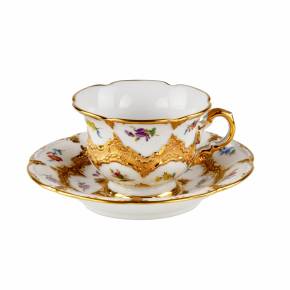 Porcelain cup with saucer. Meissen. 