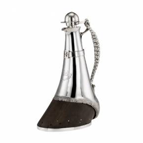 Louis Dee. Original English silver jockey decanter with racing attributes. London 1883. 
