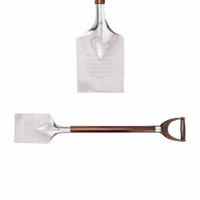 Walter & John Barnard. Commemorative English silver and wood shovel 1892, London. 