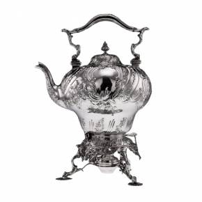 SUPPORT&BRÛLEUR. Massive et impressionnante bouillotte anglaise en argent du milieu du XIXe siècle. 