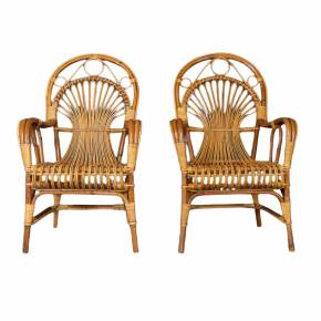 Stylish Italian set of wicker chairs and table from the 1970s. 