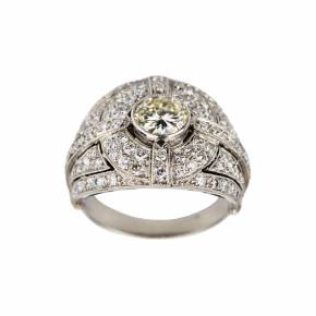 Коктейльное кольцо из платины с бриллиантами, в стиле Арт Деко. 20 век.