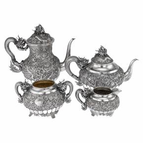 Китайский экспортный чайный сервиз из серебра конца XIX века.