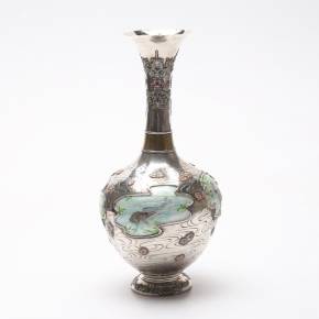 Серебреная ваза с эмалью периода Meiji 1868 - 1912 года.Япония