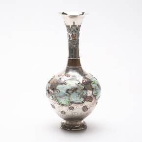 Серебренная ваза с эмалью периода Meiji 1868 - 1912 года.Япония