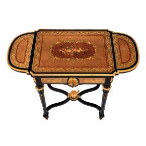 Magnifique table de dame de style Louis XVI. 