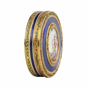 French gilded snuffbox of the late 18th century, with enamel decoration and painting. 