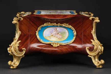 Table box for jewelry. Sevres 1830. 
