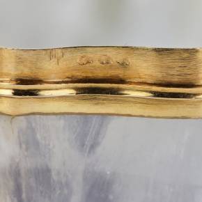 Unikāla šņaucamā kārba no cieta ametista ar zeltu. I. Keibels, Sanktpēterburga, 19.gs. 