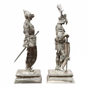 Pair of outstanding cabinet figures of knights in silver, 19th century Hanau craftsmen. Neresheimer 