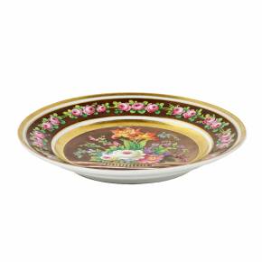Dekoratīvā šķīvis Pušķis. Imperiālā porcelāna rūpnīca, Krievija. 1830.-1840. gadi 