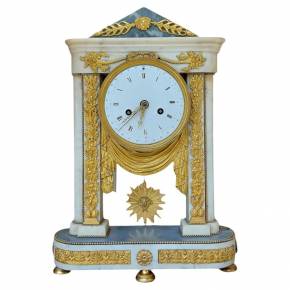 Empire period portico clock in white marble and gilt bronze, 19th century