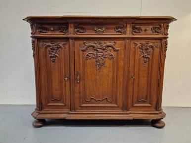 Sideboard with beautiful carvings