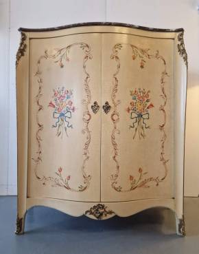 Very beautiful cabinet