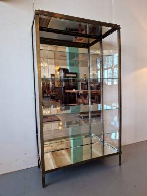 Antīka misiņa vitrīna 